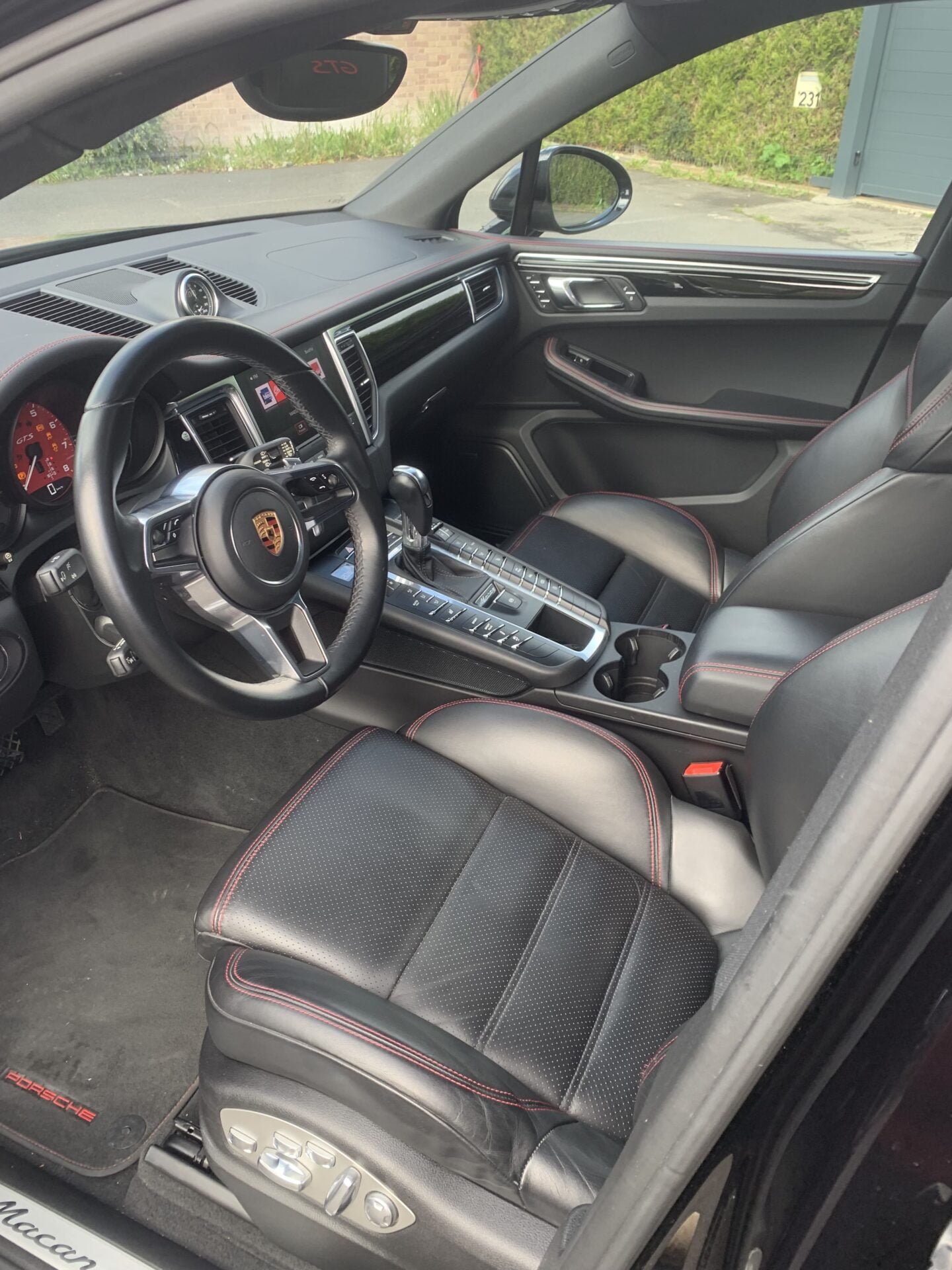 Porsche Macan GTS Noir phase 1 intérieur exclusif