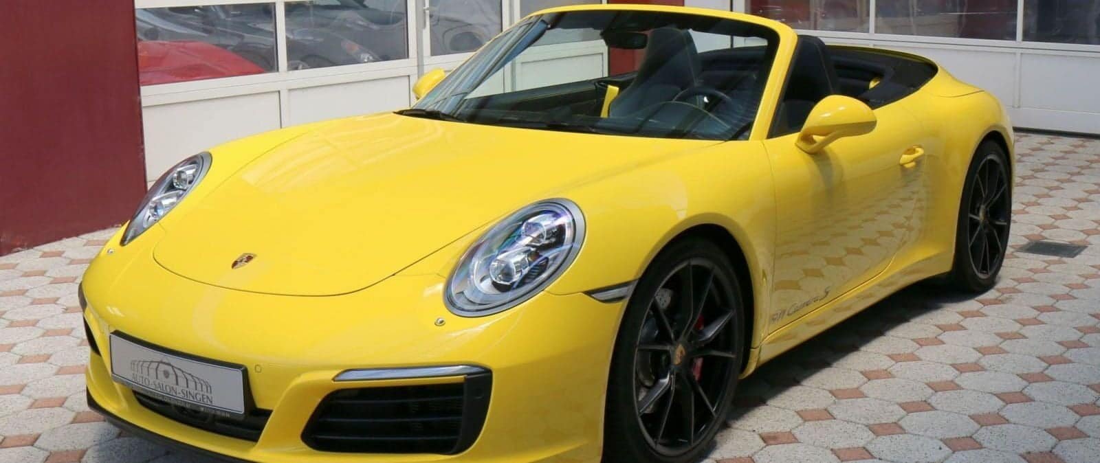 Porsche 911 type 991 phase 2 S Cab Jaune Racing