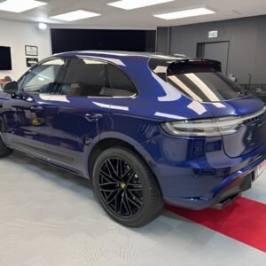 Porsche Macan GTS 440ch bleu gentiane Importation Porsche Suède Mandataire auto