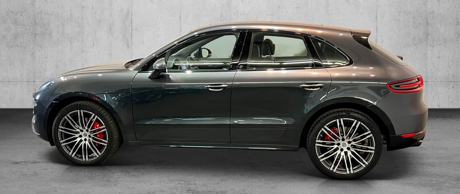 Porsche Macan Turbo 400ch gris volcano 2016 Importation Porsche Allemagne toutes options