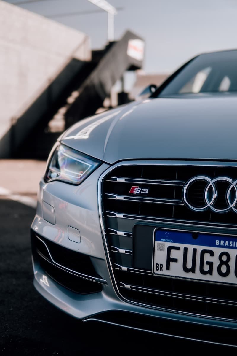 Audi S3 berline gris clair face avant en occasion import Allemagne
