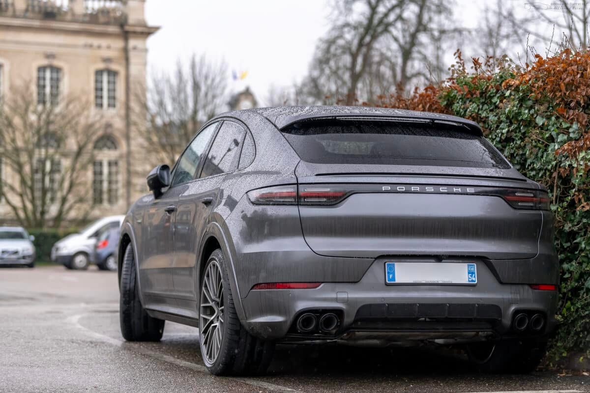 Porsche Cayenne e-hybrid 2020-2024 noir en Allemagne