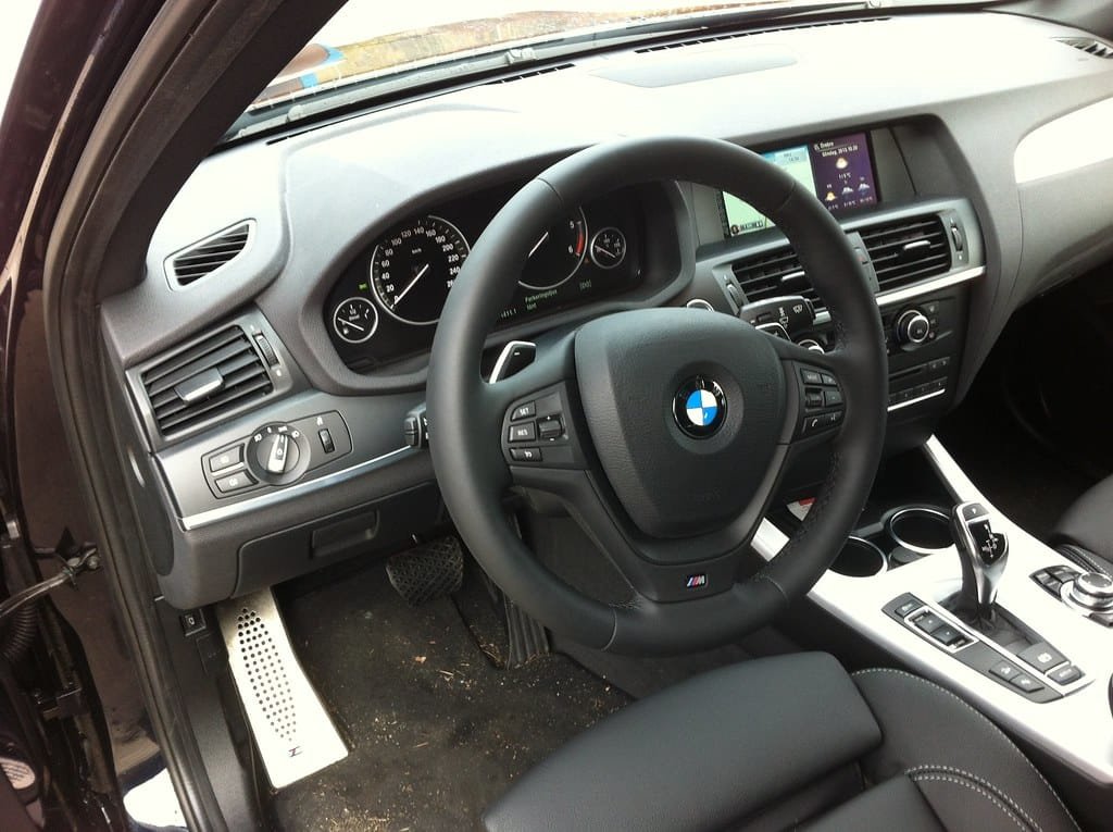 BMW X3 tableau de bord noir