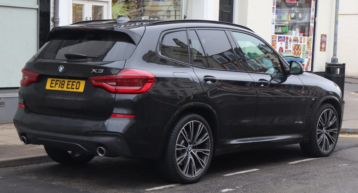 BMW X3 en Import Allemagne vue de profil noir