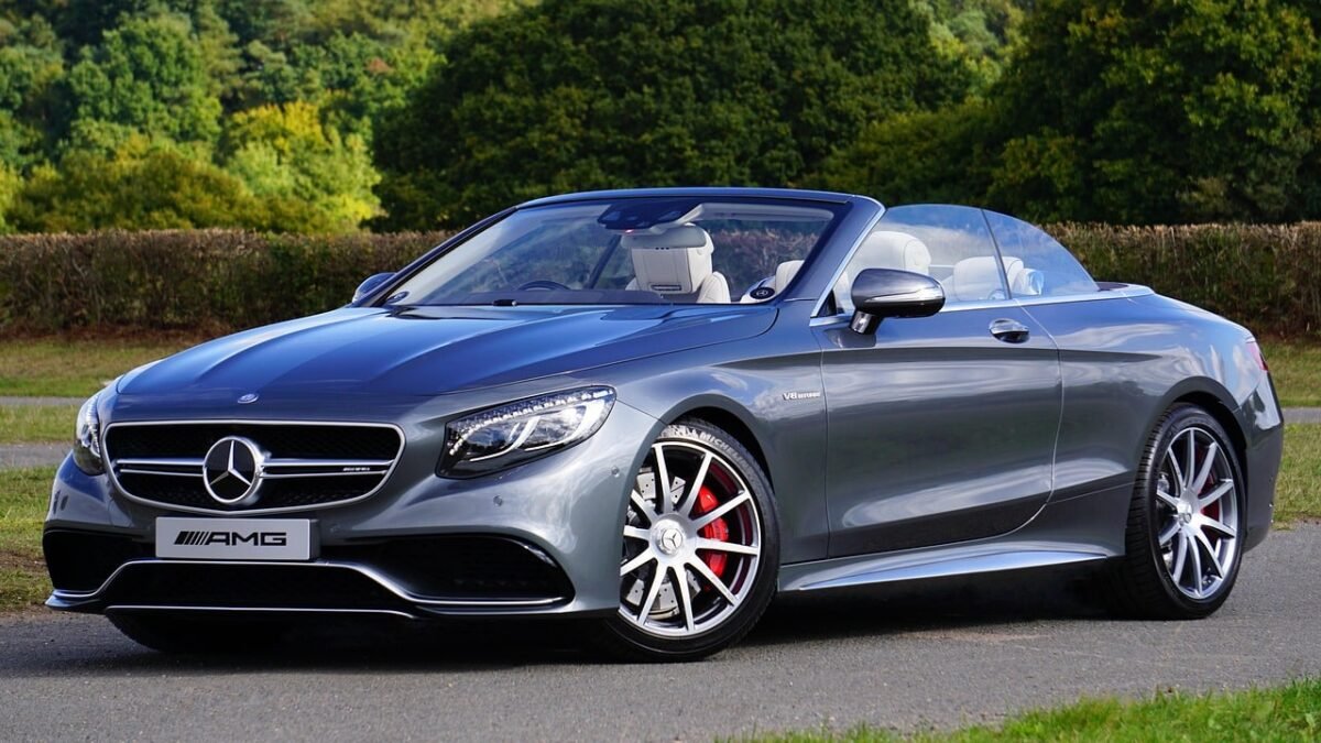 Mercedes Benz AMG Cabriolet gris en Allemagne