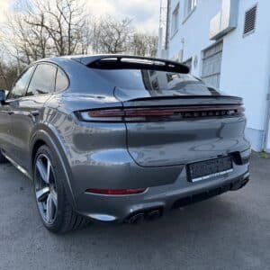 Porsche Cayenne e-hybrid Coupé gris quartz intérieur cuir Import Allemagne