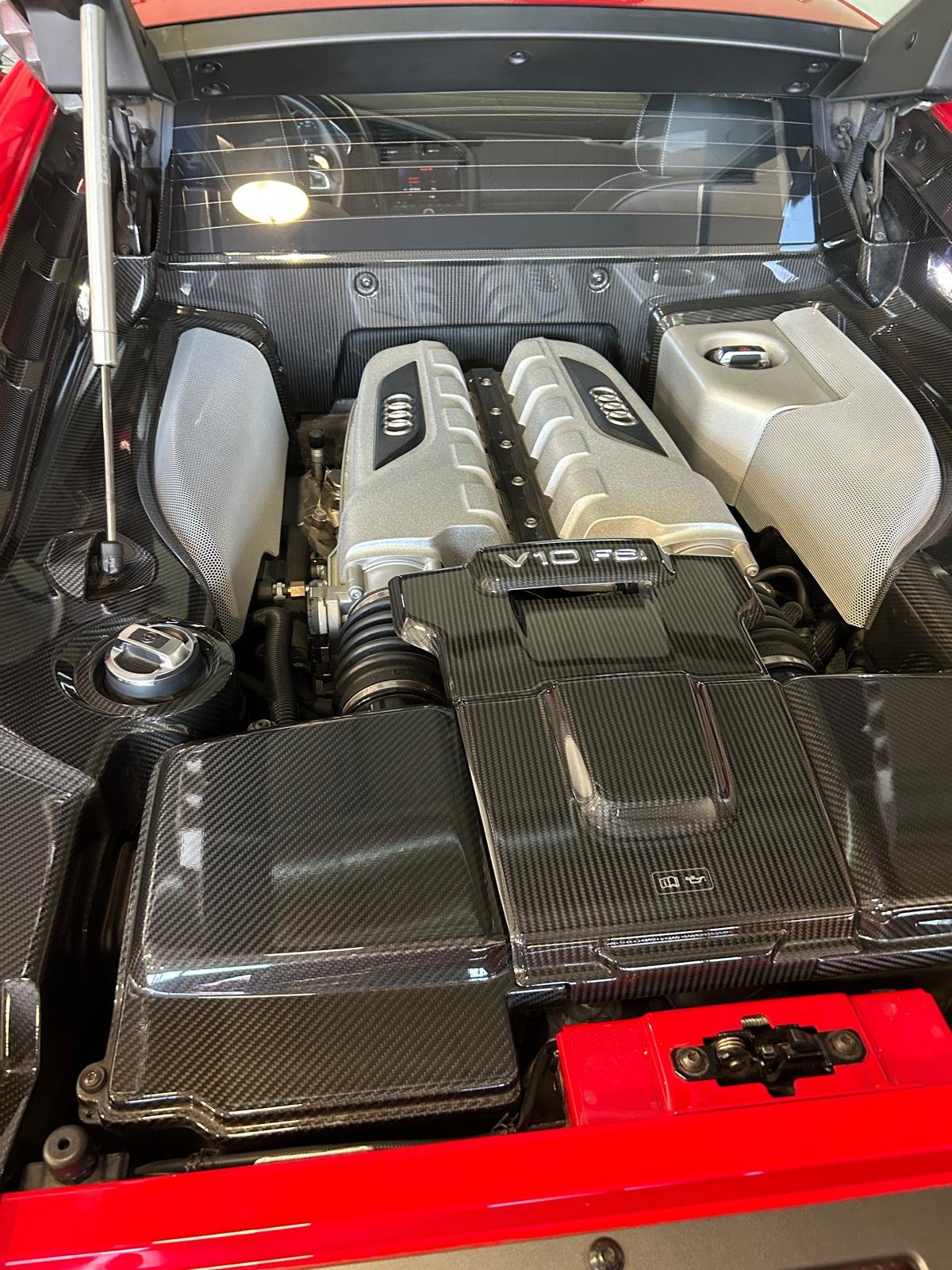 Audi R8 V10 Plus 5.2FSI Stronic Rouge dynamite Importation allemande