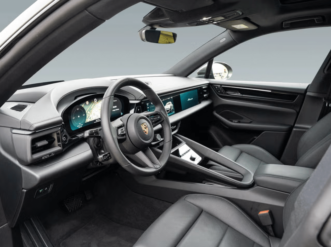 Porsche Macan électrique 2024 EV couleur vert aventurine Importation Allemagne
