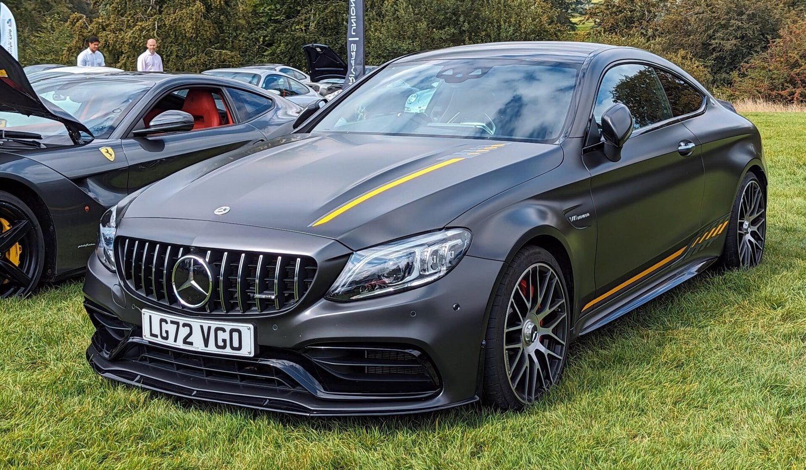 Mercedes C63 S AMG Coupé gris vue profil