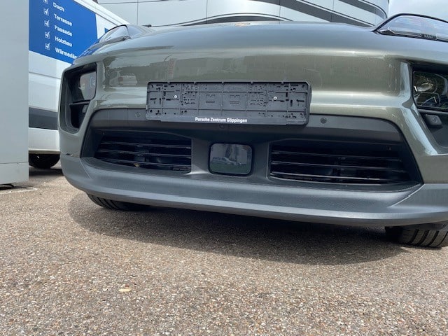 Porsche Macan 4 électrique 2024 vert aventurine intérieur cuir noir full options