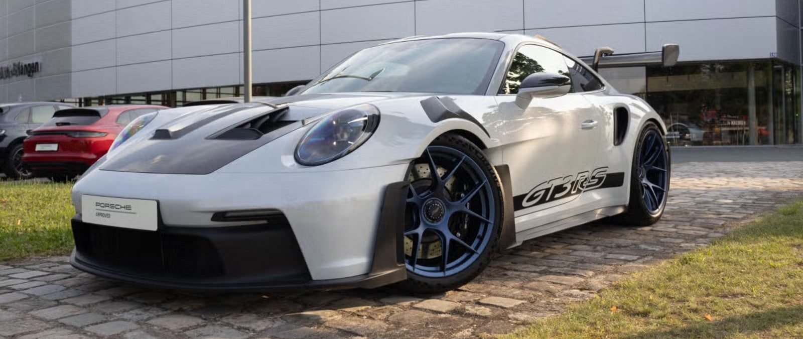Porsche 911 992 GT3 RS Pack Weissach blanche
