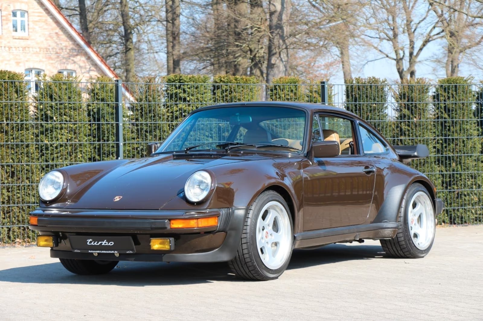 Porsche 930 Turbo Cabriolet Brun jantes blanches Allemagne