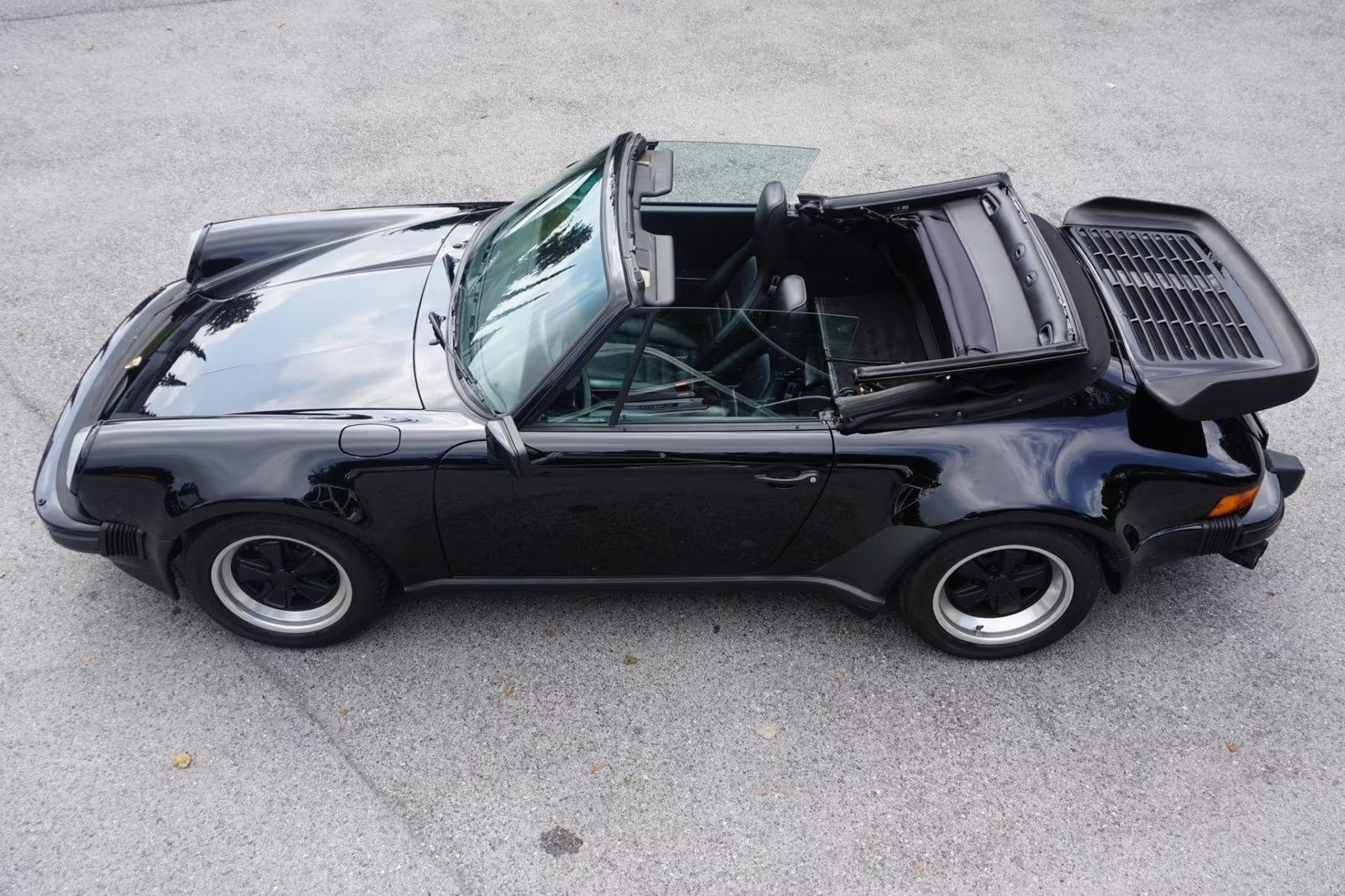 Porsche 930 Turbo Cabriolet Noire jantes noires Allemagne