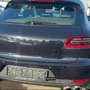 Porsche Macan S V6 Diesel 258ch 2016 gris volcano Import Allemagne