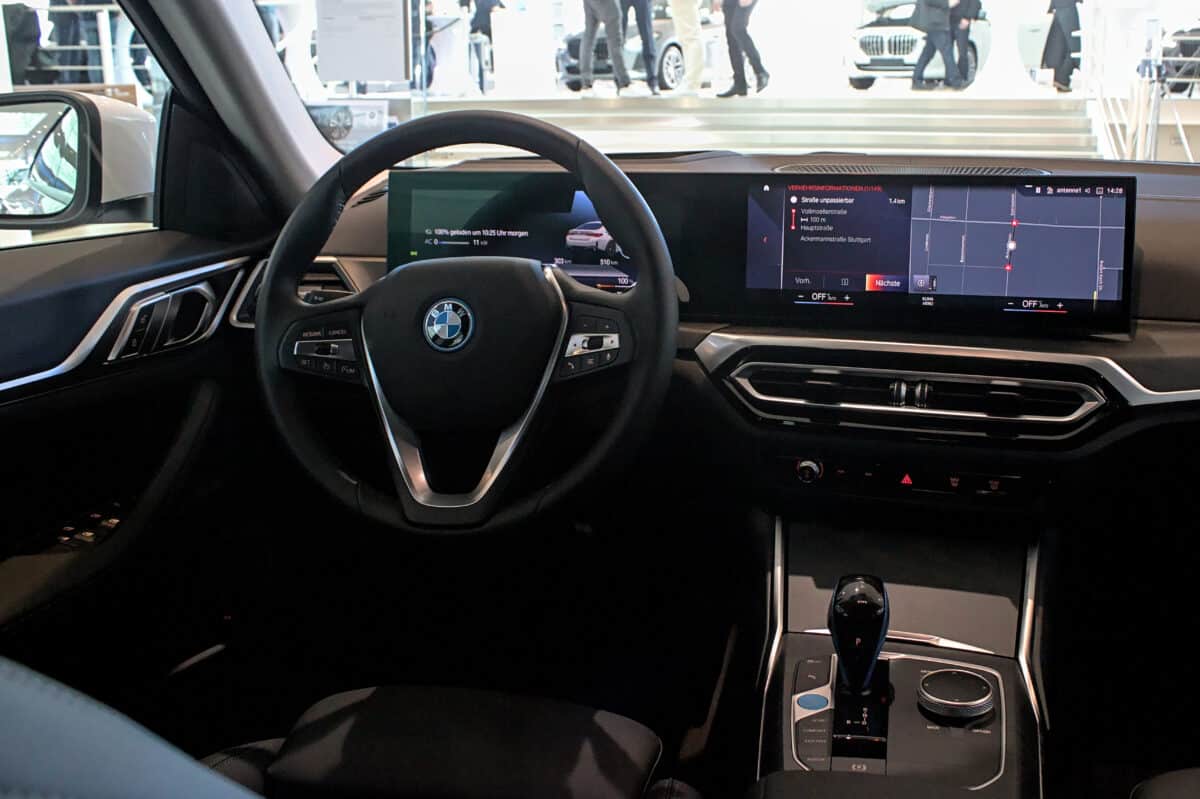 BMW I4 occasion tableau de bord et volant