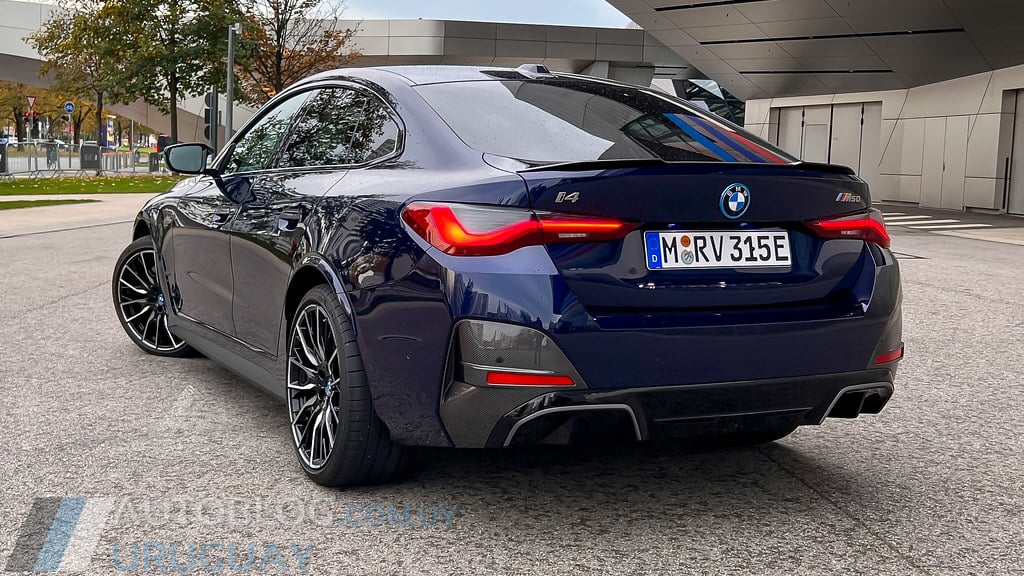 BMW I4 occasion Allemagne bleu nuit M50 face arrière