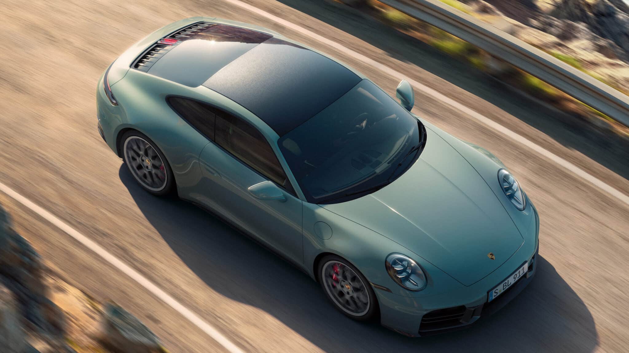 Porsche 992.2 4S Cab vue du dessus avec toit en verre