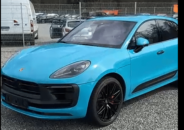 Porsche Macan GTS 2022 bleu miami vue avant